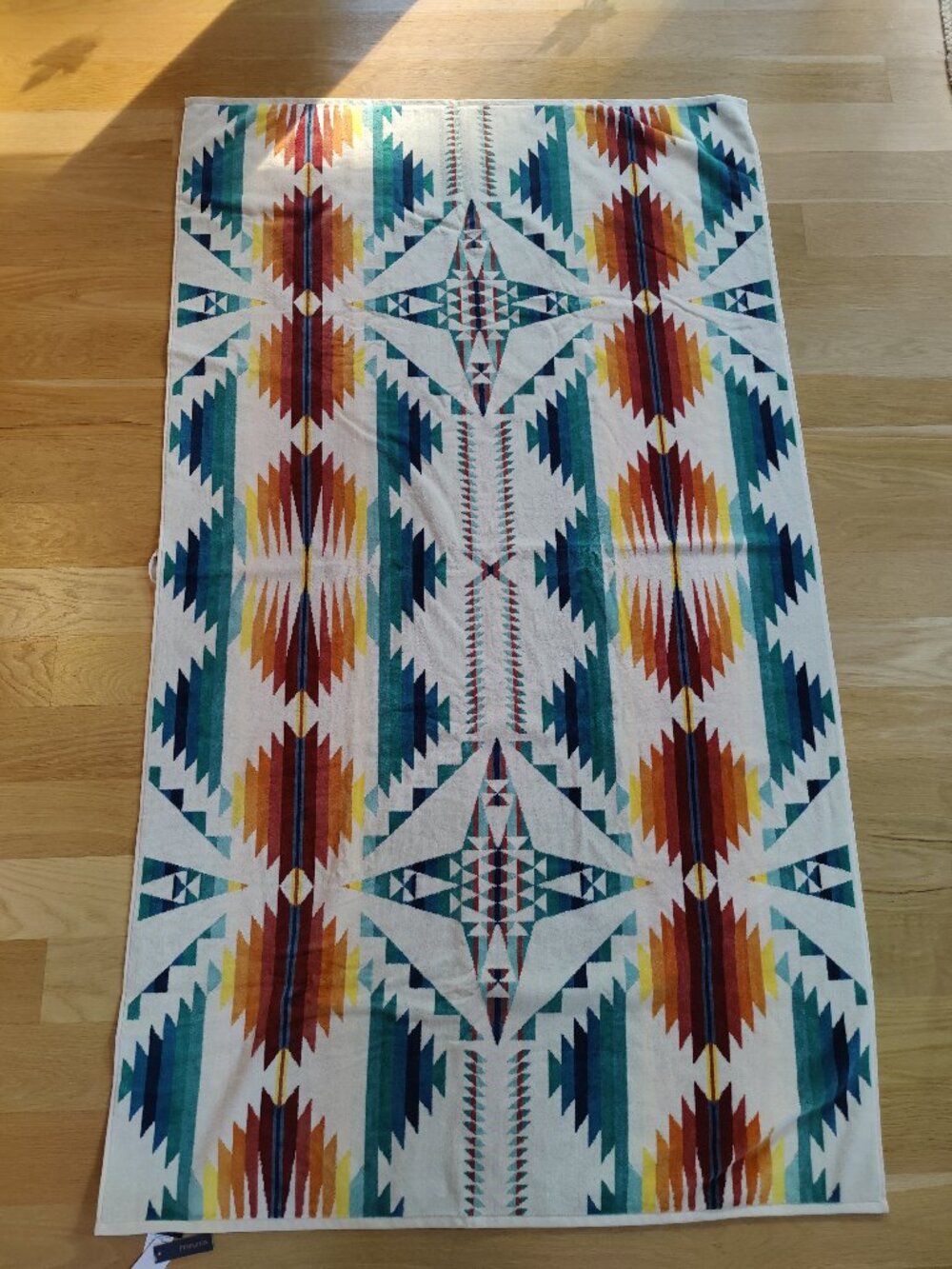 NWT Pendleton Falcon Cove Sunset Jacquard Spa Towel 40x70